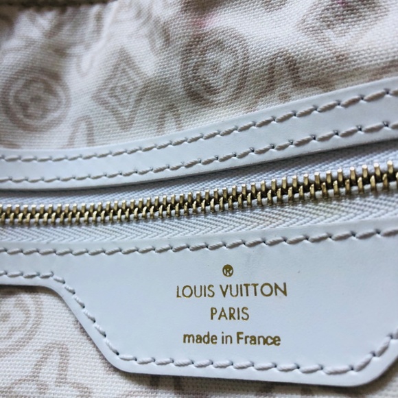 Louis Vuitton Beautiful Handbag - Picture 8 of 8